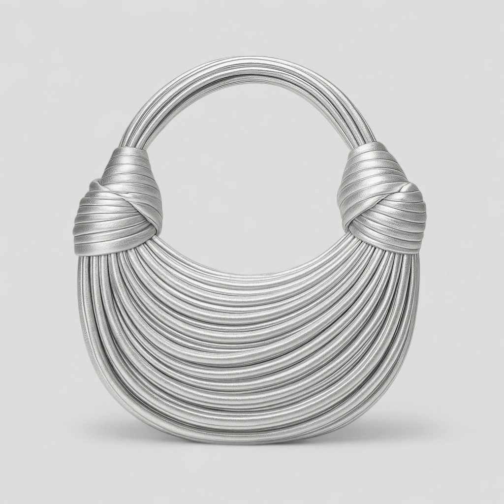 Bolso estructurado con múltiples compartimentos organizados