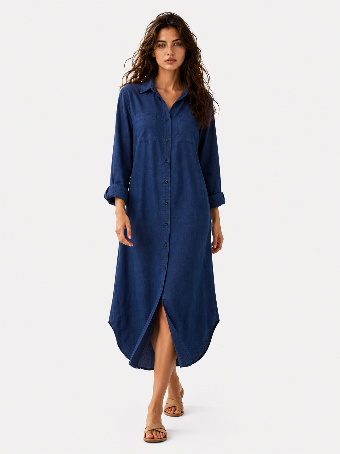 Vestido camisero con botonadura y corte fluido y holgado