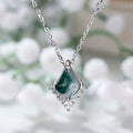 Green Moss-Pattern Stone Pendant Necklace in Silver Colour