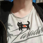Halsband med katt och fisk i akryl och lekfull design
