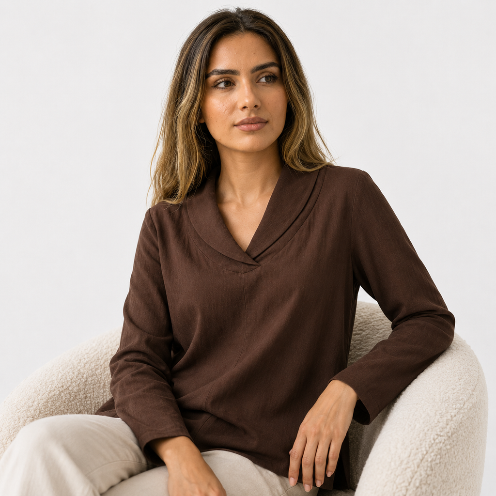 Blusa de algodón de corte holgado con cuello de pico y cuello chal