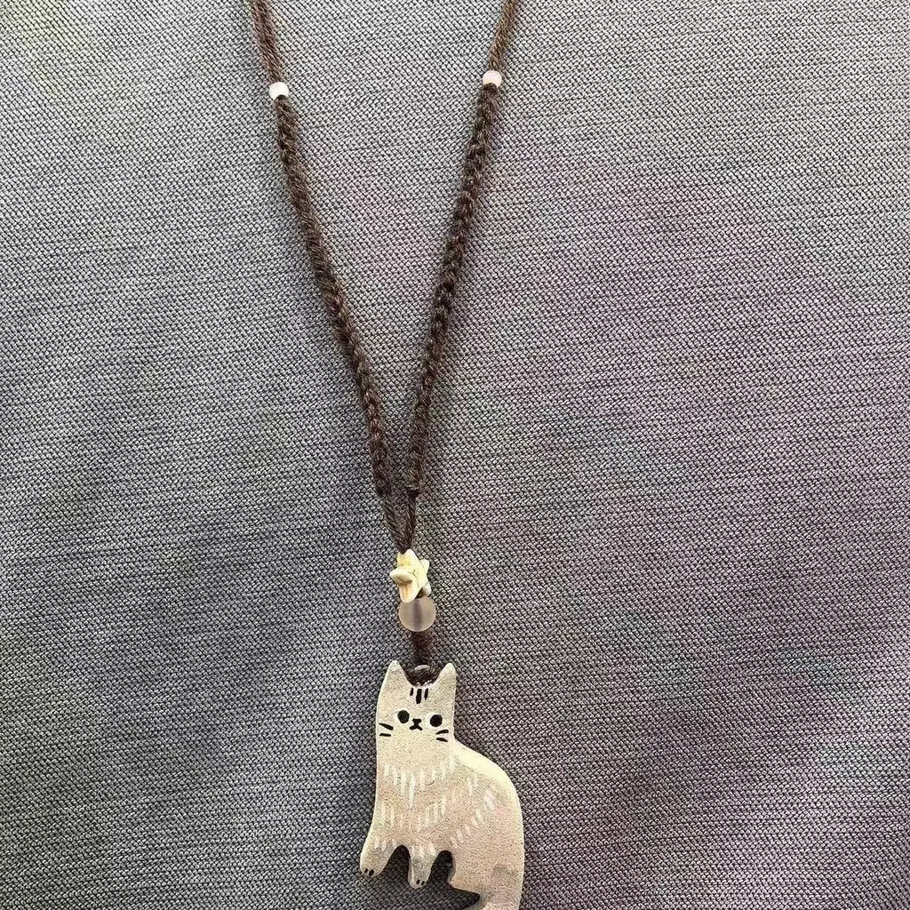Vintagehalsband med katt och stjärna i två stilar