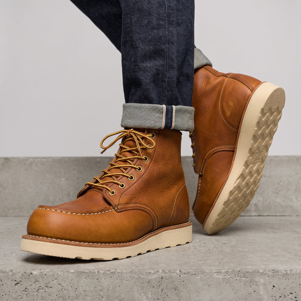 Men's Lace-Up Boots with Retro Toe Cap and Padded Insole