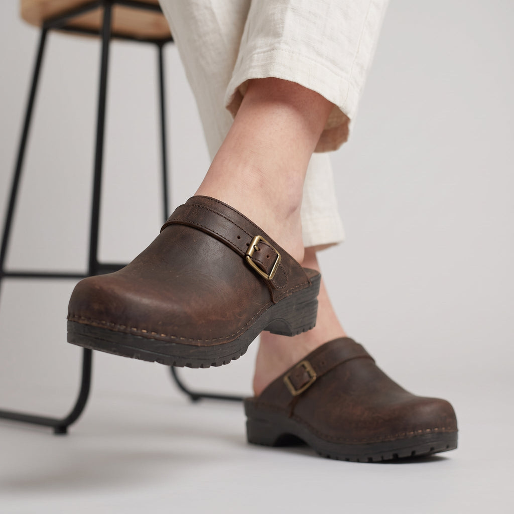 Orthopedic Clogs with Pressure-Relief Sole