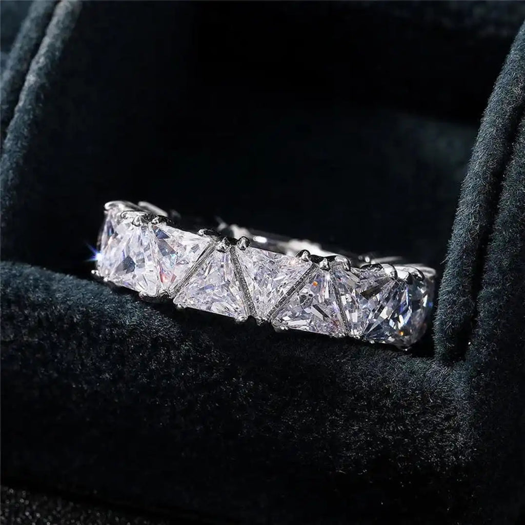 Vintage-Style Triangle Stone Ring with Geometric Setting