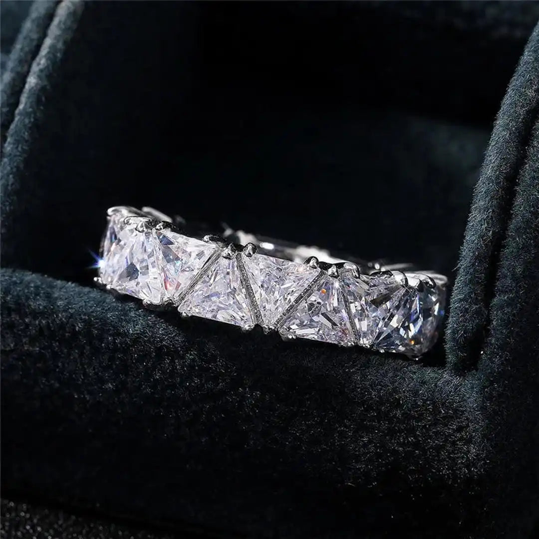 Vintage-Style Triangle Stone Ring with Geometric Setting