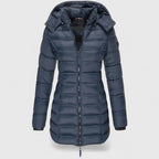 Slim fit-parkas med huva och praktiska detaljer
