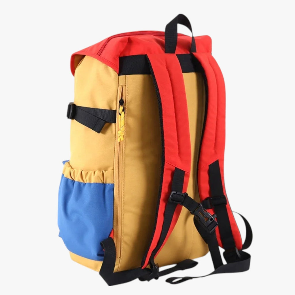 Rymlig ryggsäck med vadderat laptopfack och slitstarkt foder