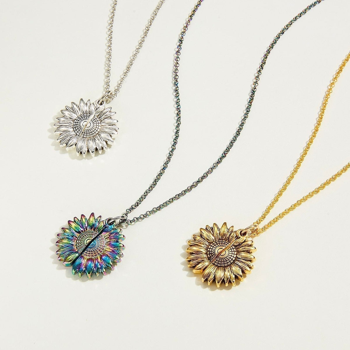 Sunflower Pendant Necklace with Cheerful Bloom and Summery Feel
