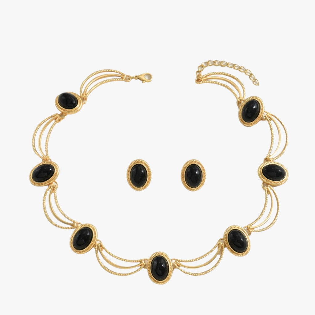 Conjunto de collar y pendientes con colgante de estilo retro