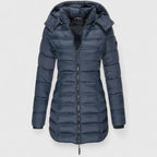 Slim fit-parkas med huva och praktiska detaljer