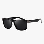Retro polarised sunglasses with mirror-effect lenses