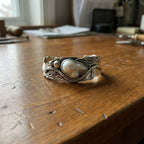 Vintage-Style Wave Ring with White Stone in Silver Colour