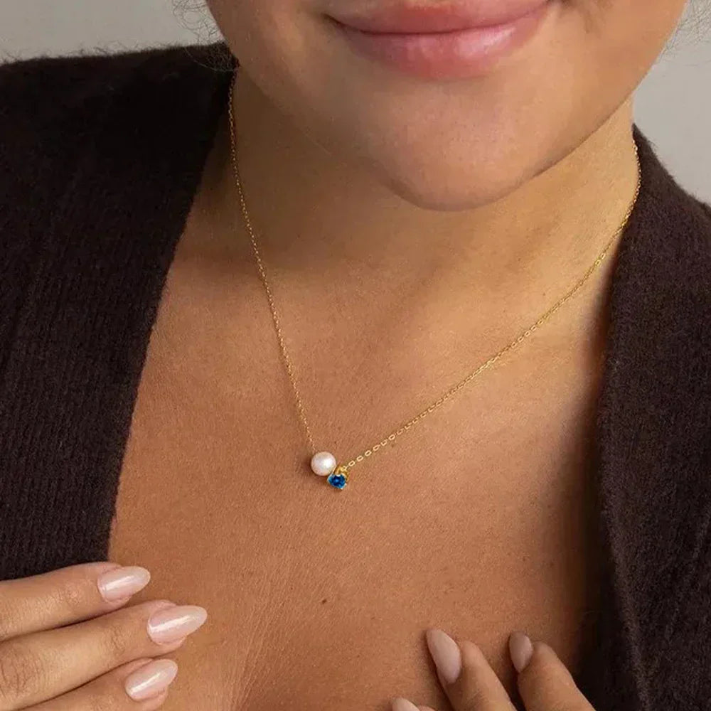 Halsband med konstpärla och zirkonia i födelsemånadens färg