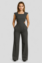 Figursydd jumpsuit med feminin silhuett