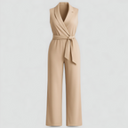 Ärmlös jumpsuit med V-ringning och klädsam skärning