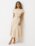 Vestido midi con cuello mao y detalle de abertura en la cintura