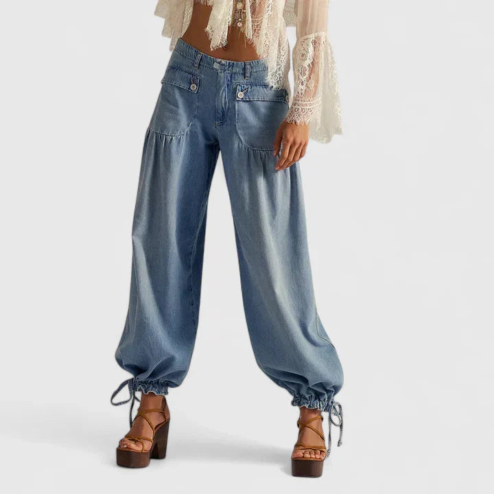 Pleated Trousers with Lightweight Flowing Cut