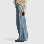 Pleated Trousers with Lightweight Flowing Cut