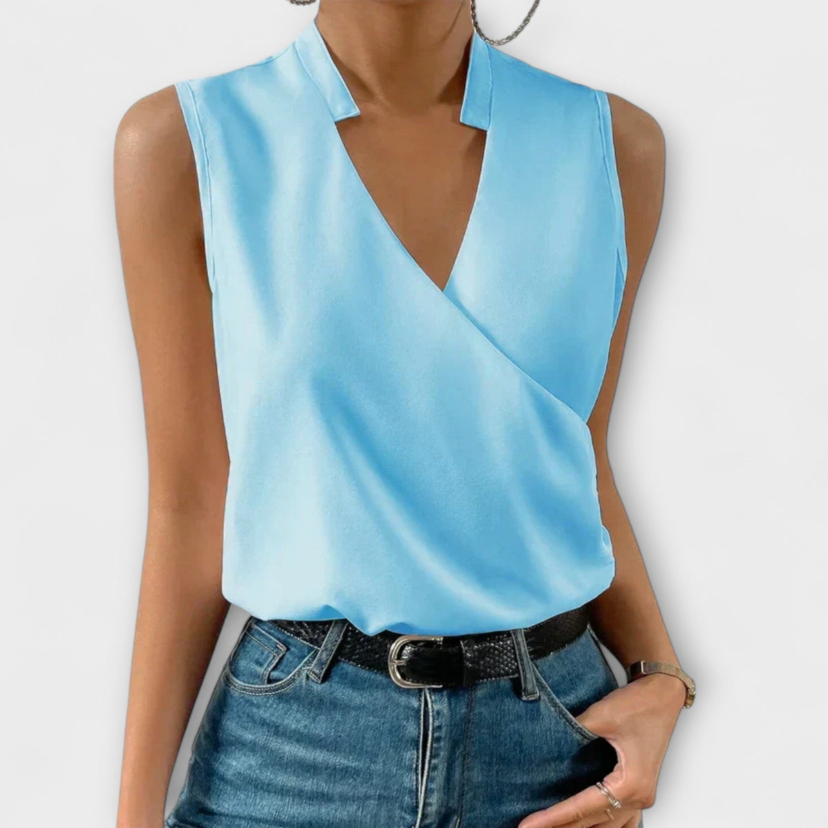 Soft V-Neck Top with Light Summer Feel