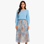 Conjunto de dos piezas de jersey de punto azul y falda floral