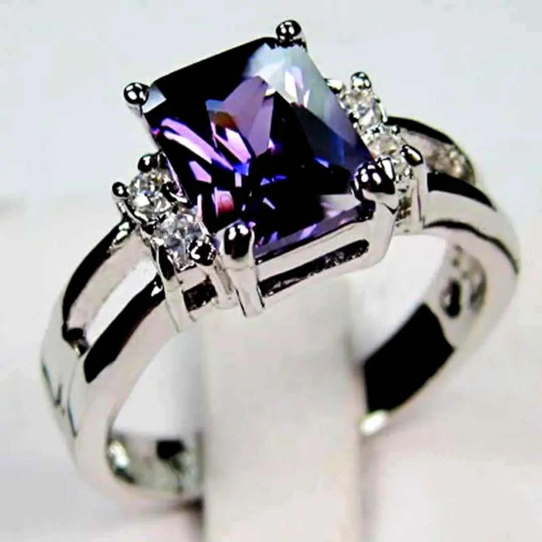 Violet Cube Glass Ring with Geometric Setting in Silver Colour