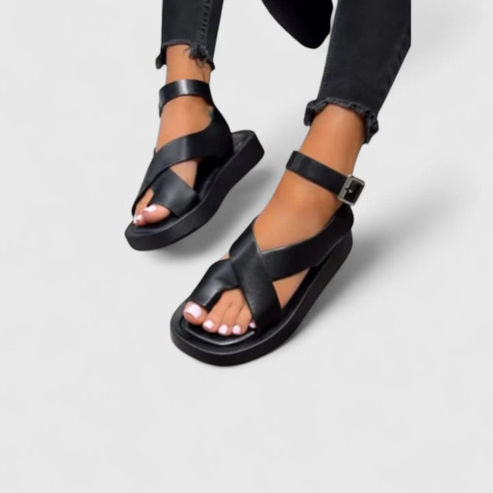 Platt sandal med vadderad innersula