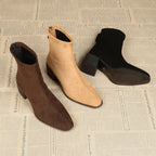Botas con cremallera lateral y construcción suave y flexible
