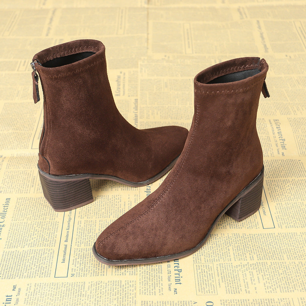 Botas con cremallera lateral y construcción suave y flexible