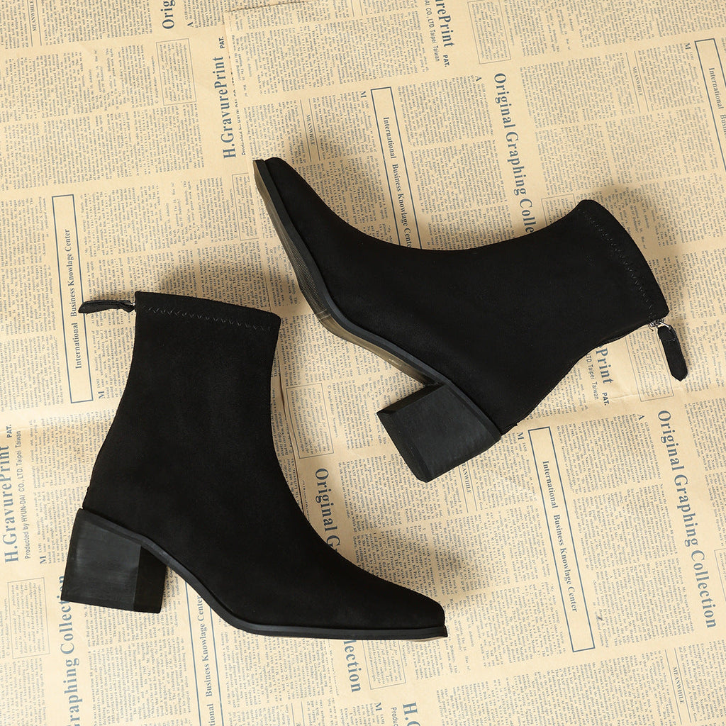 Botas con cremallera lateral y construcción suave y flexible