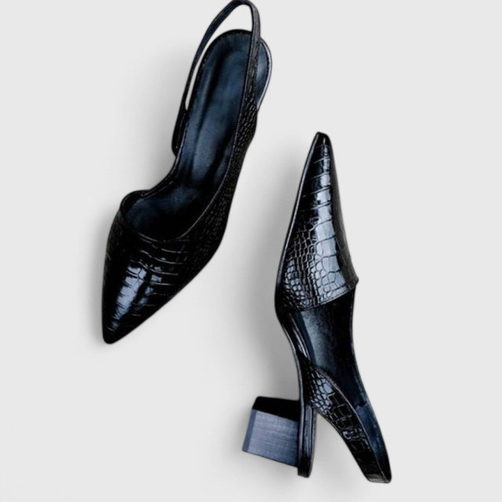 Sandaler med spetsig tå och slingbackrem