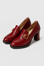 Zapatos de tacón ancho con un elegante detalle de hebilla para la noche