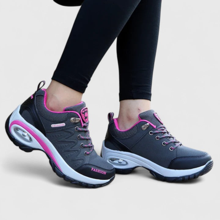 Vattenavvisande slip in-sneakers med halkfri sula