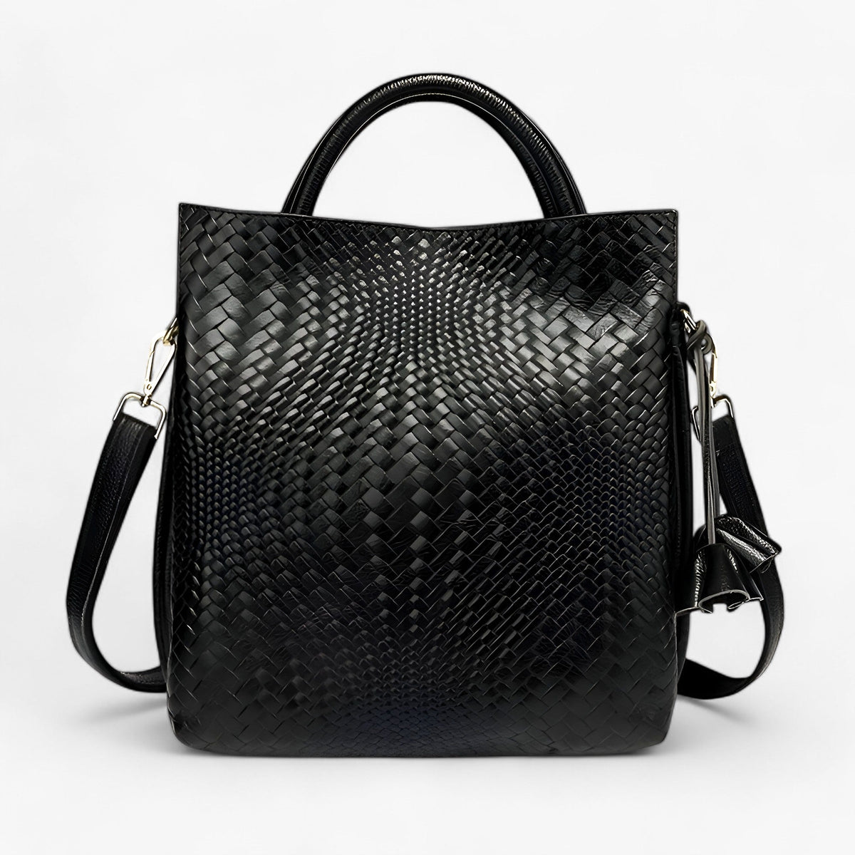 Structured Handbag with Compartments for Everyday Use