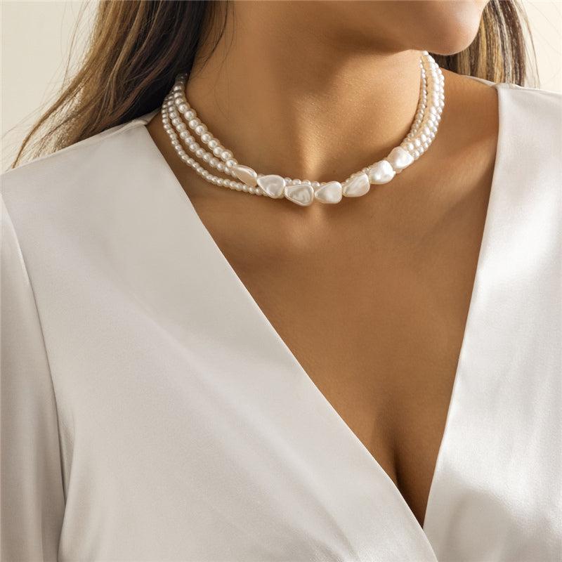 White Stone and Faux Pearl Necklace in Gold Colour