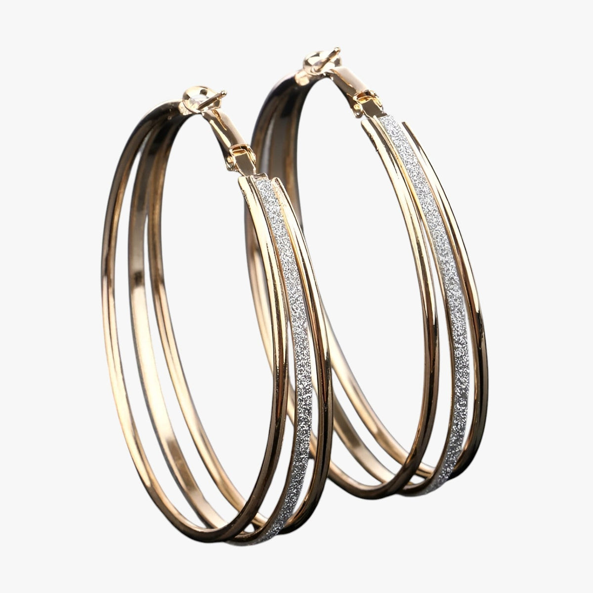 Pendientes de aro grandes en metal ligero