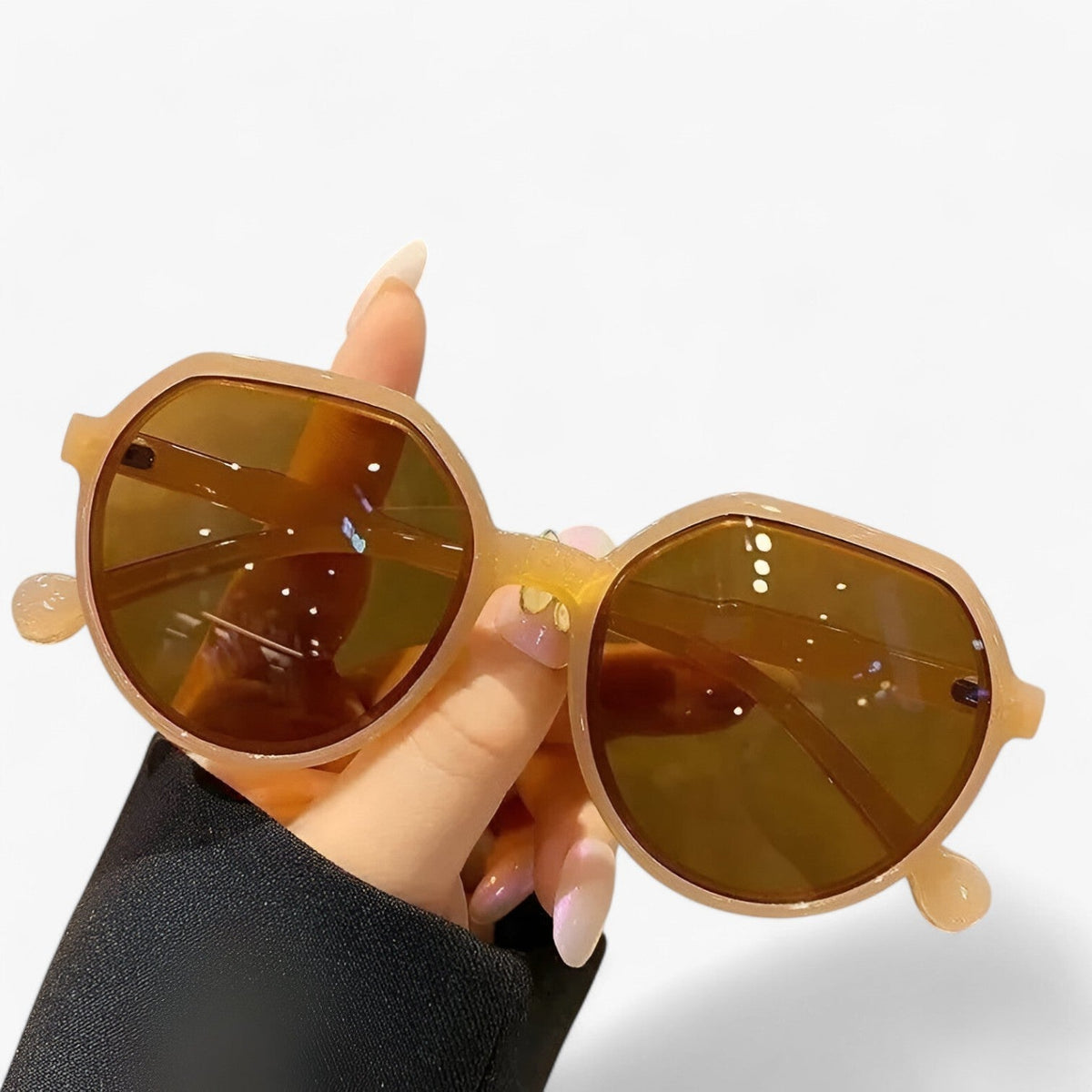 Anti-glare cat-eye sunglasses for travel and driving