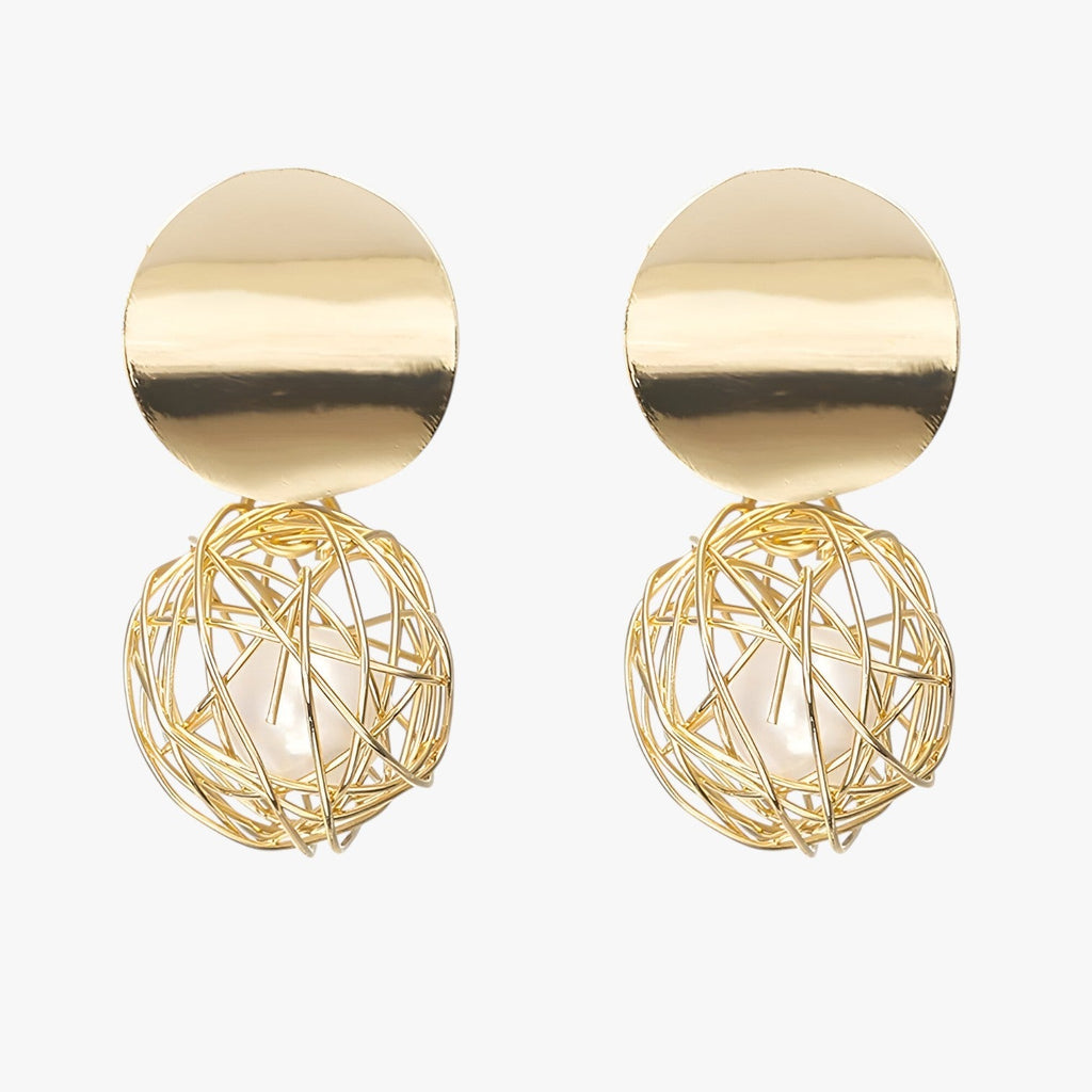 Pendientes colgantes de bola trenzada dorada con diseño vintage
