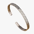 Silverarmband i manschettmodell med fingranna molninspirerade linjer