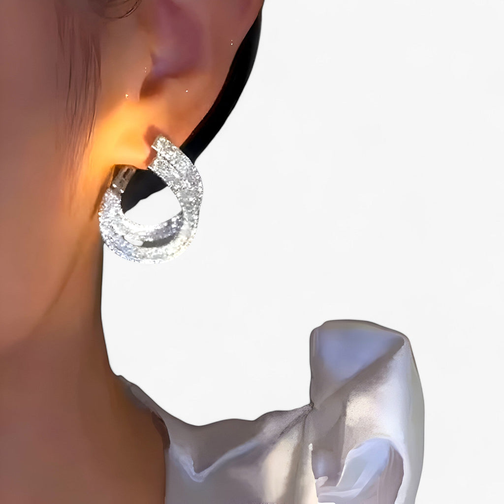 Dubbellagrade zirkoniaörhängen för kvällens glamour
