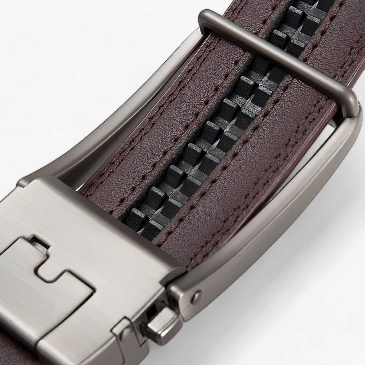 Minimalist Belt with Scratch-Resistant Zinc Buckle