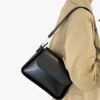 Mini bolso de hombro en piel vegana con cierre magnético