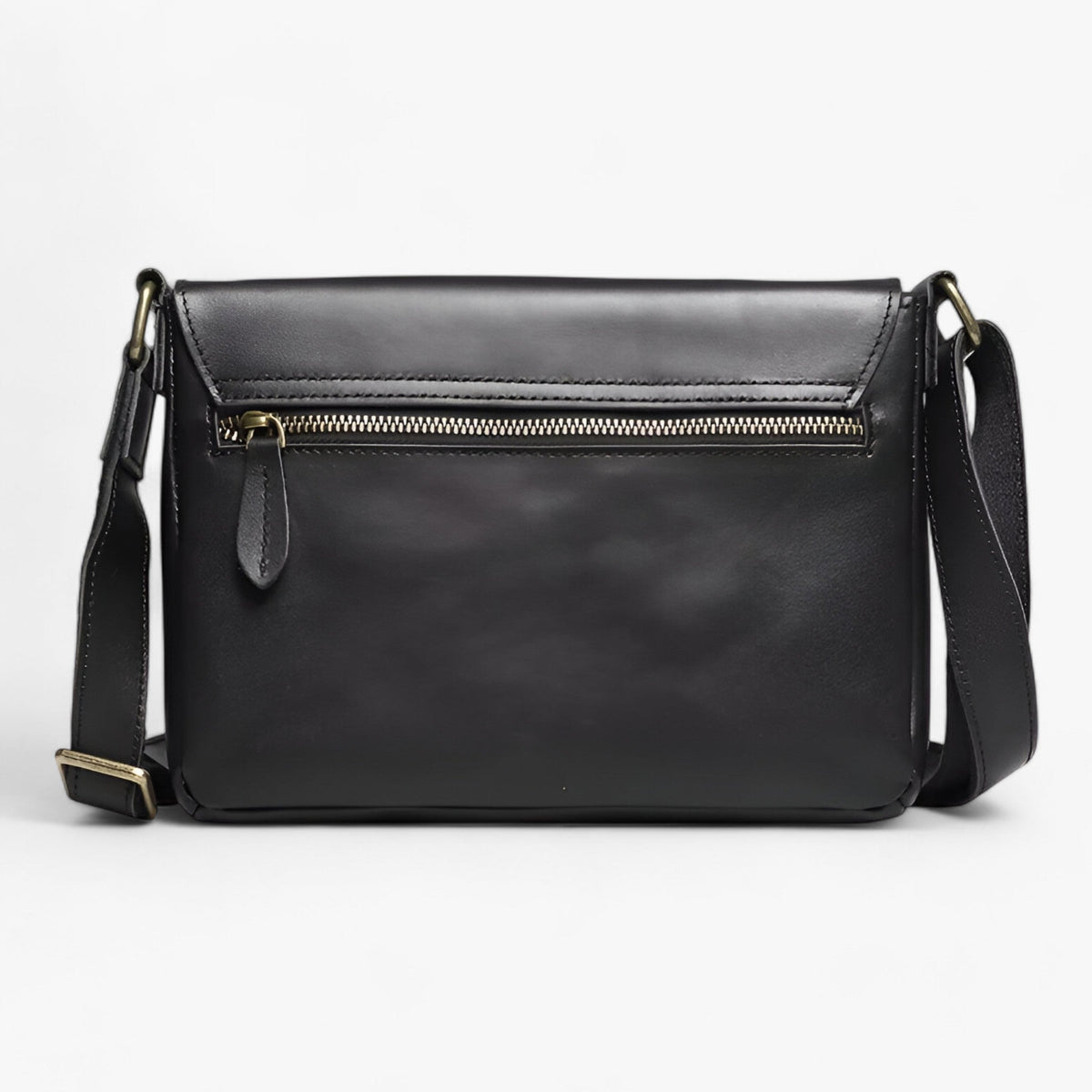 Vintage-Style Shoulder Bag with Structured Storage Pockets