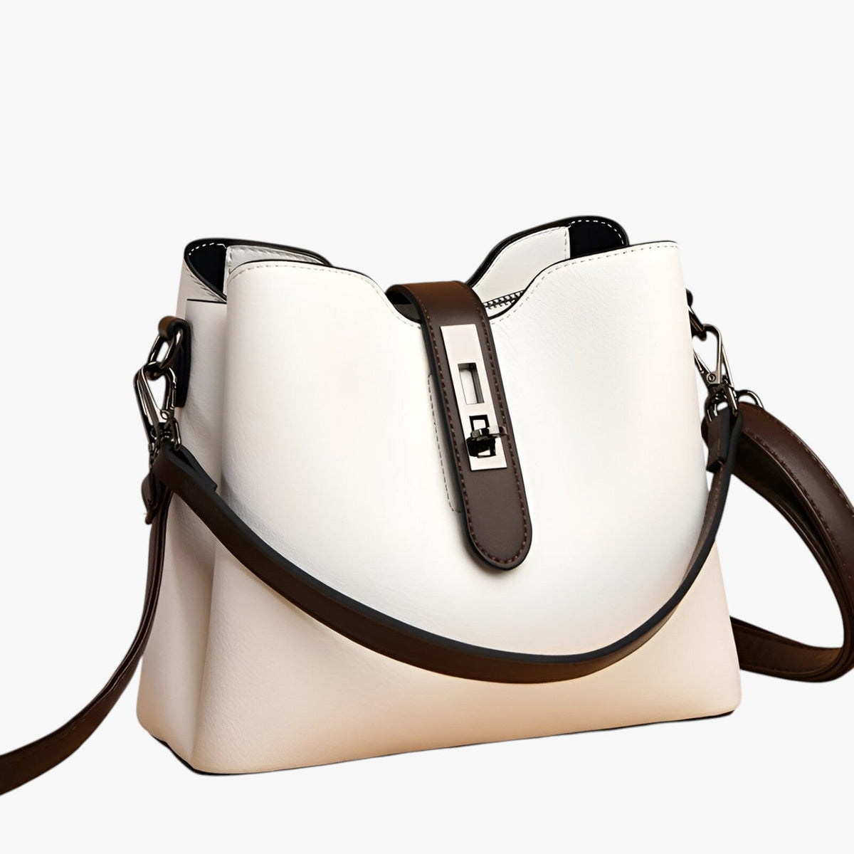 Leather shoulder bag for everyday wear and errands