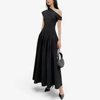Vestido palabra de honor elástico con silueta entallada
