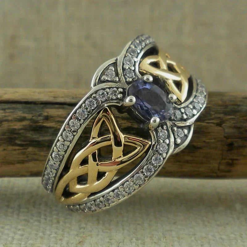 Vintage-Style Two-Tone Zirconia Ring with Coloured Centre Stone