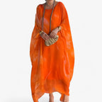 Vestido largo de gasa con estampado de mármol y mangas con volantes