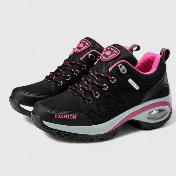Vattenavvisande slip in-sneakers med halkfri sula
