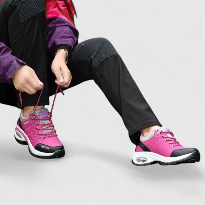Vattenavvisande slip in-sneakers med halkfri sula