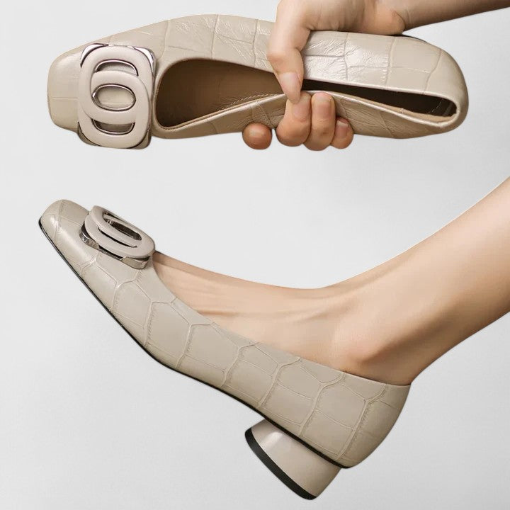 Pumps med blockklack och elegant finish